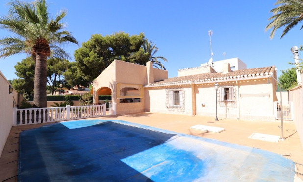 Villa - Revente - Orihuela Costa - C-60538