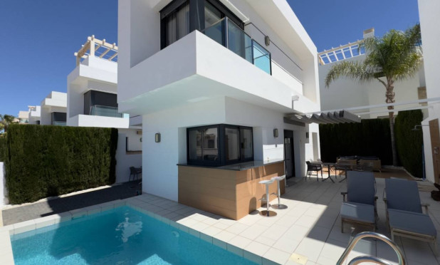 Villa - Wiederverkauf - Ciudad Quesada - C-63417