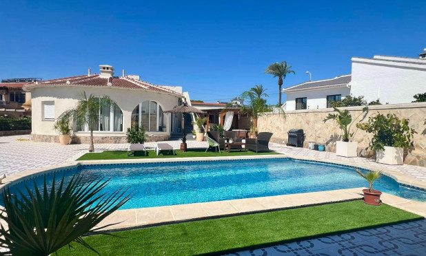 Villa - Wiederverkauf - Ciudad Quesada - C-65664