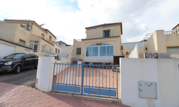Villa - Wiederverkauf - Orihuela Costa - C-69731