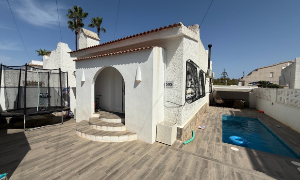 Villa - Wiederverkauf - Orihuela Costa - Villamartín