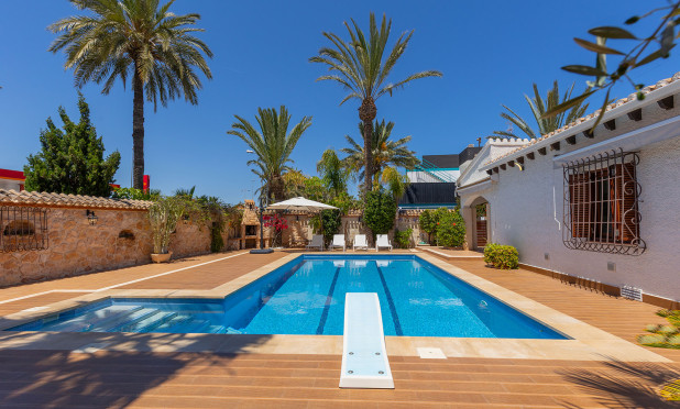 Villa - Wiederverkauf - Orihuela - Orihuela Costa