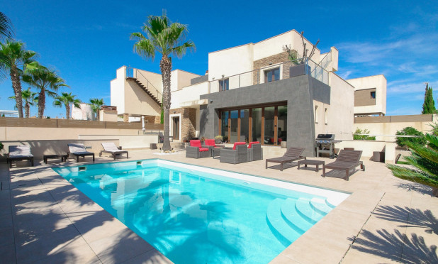 Villa - Wiederverkauf - Torrevieja - Aguas Nuevas