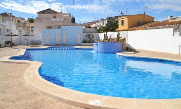 Villa - Wiederverkauf - Torrevieja - C-85967