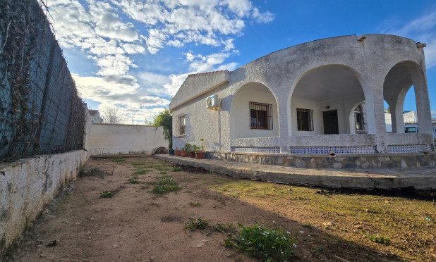 Villa - Wiederverkauf - Torrevieja - El Chaparal