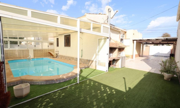 Villa - Wiederverkauf - Torrevieja - La Siesta - El Salado - Torreta