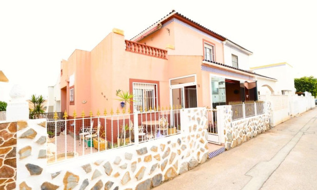 Villa - Wiederverkauf - Torrevieja - Los Balcones - Los Altos del Edén