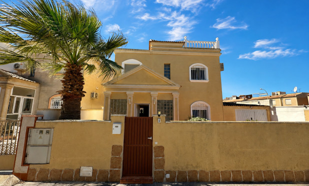 Villa - Wiederverkauf - Torrevieja - Nueva Torrevieja - Aguas Nuevas