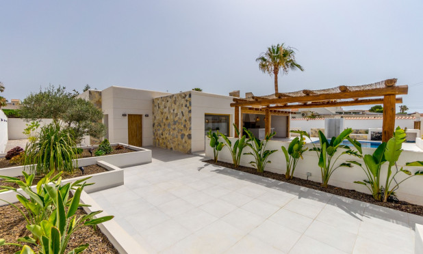 Villa - Wiederverkauf - Torrevieja - Torreta Florida