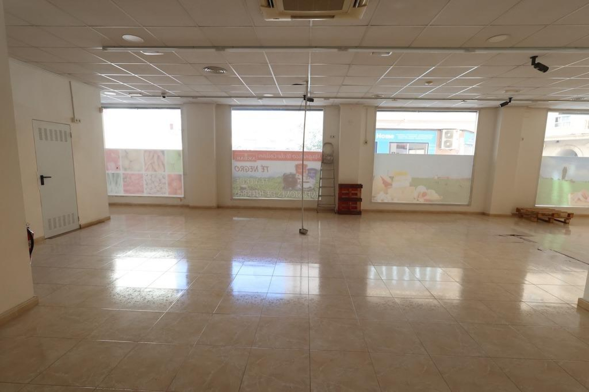 Wiederverkauf - Commercial premises - Torrevieja - Estacion de autobuses