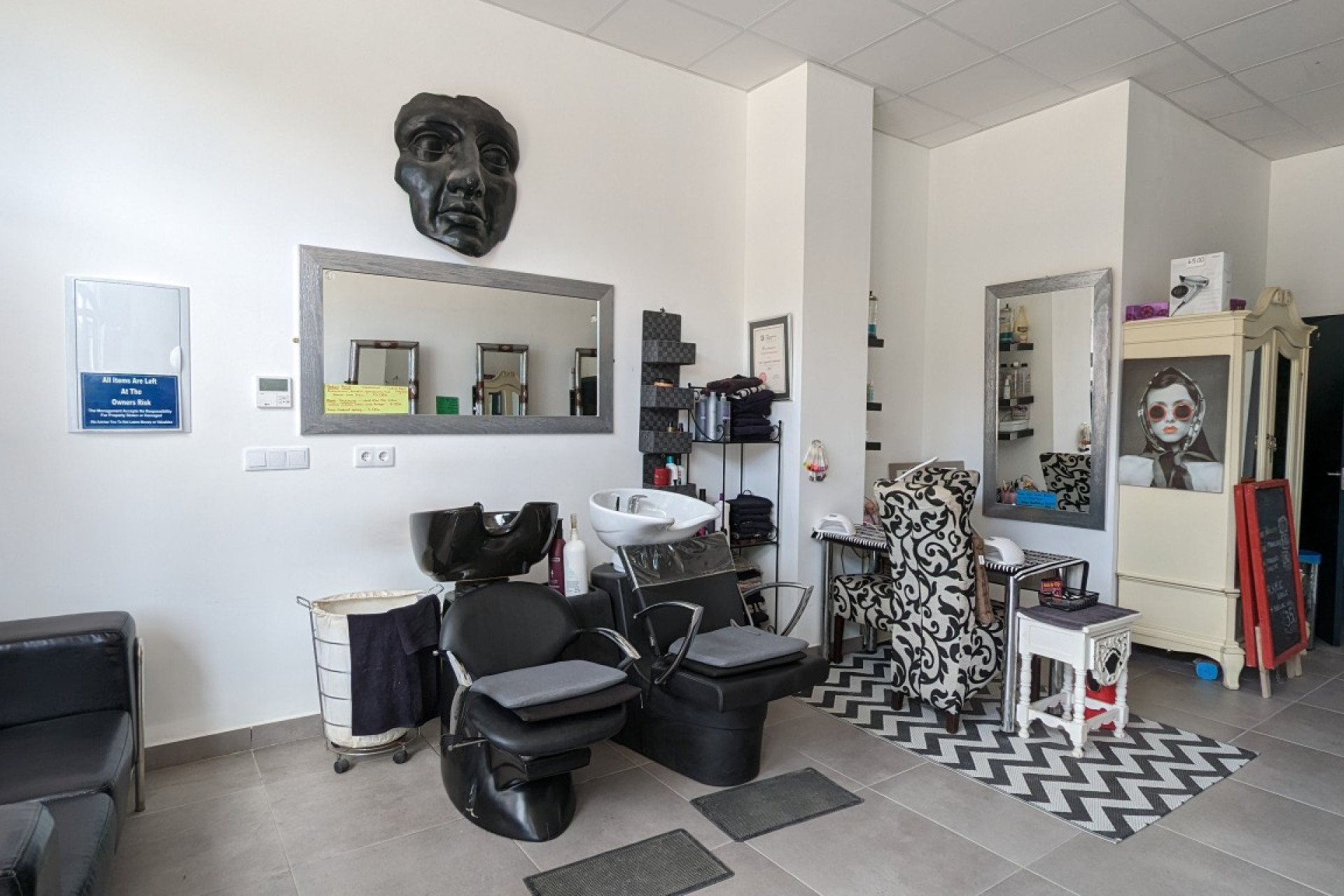 Wiederverkauf - Kommerziell - Lo Crispin