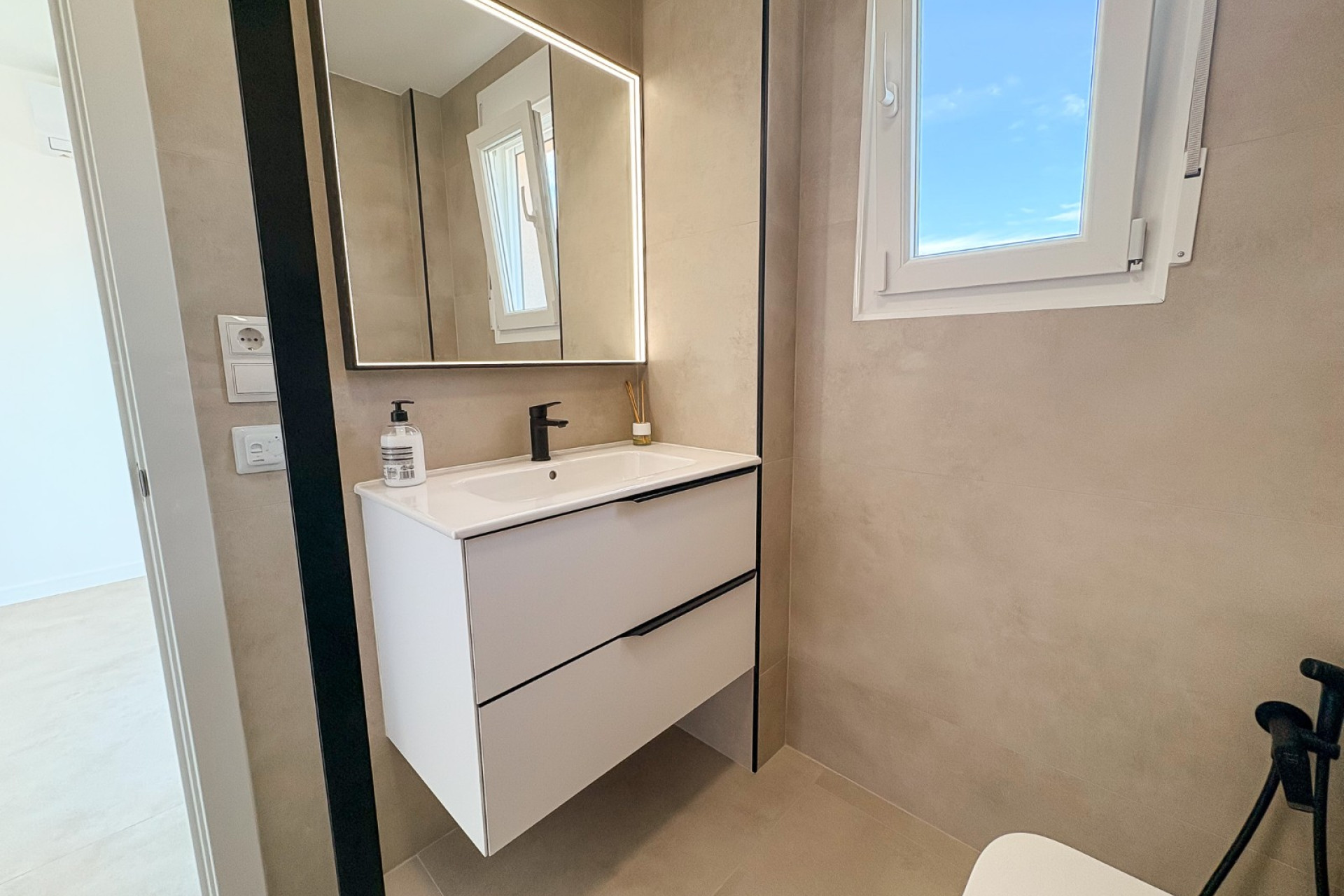 Wiederverkauf - Semi-detached villa - El Campello - Pueblo Acantilado - Venta Lanuza