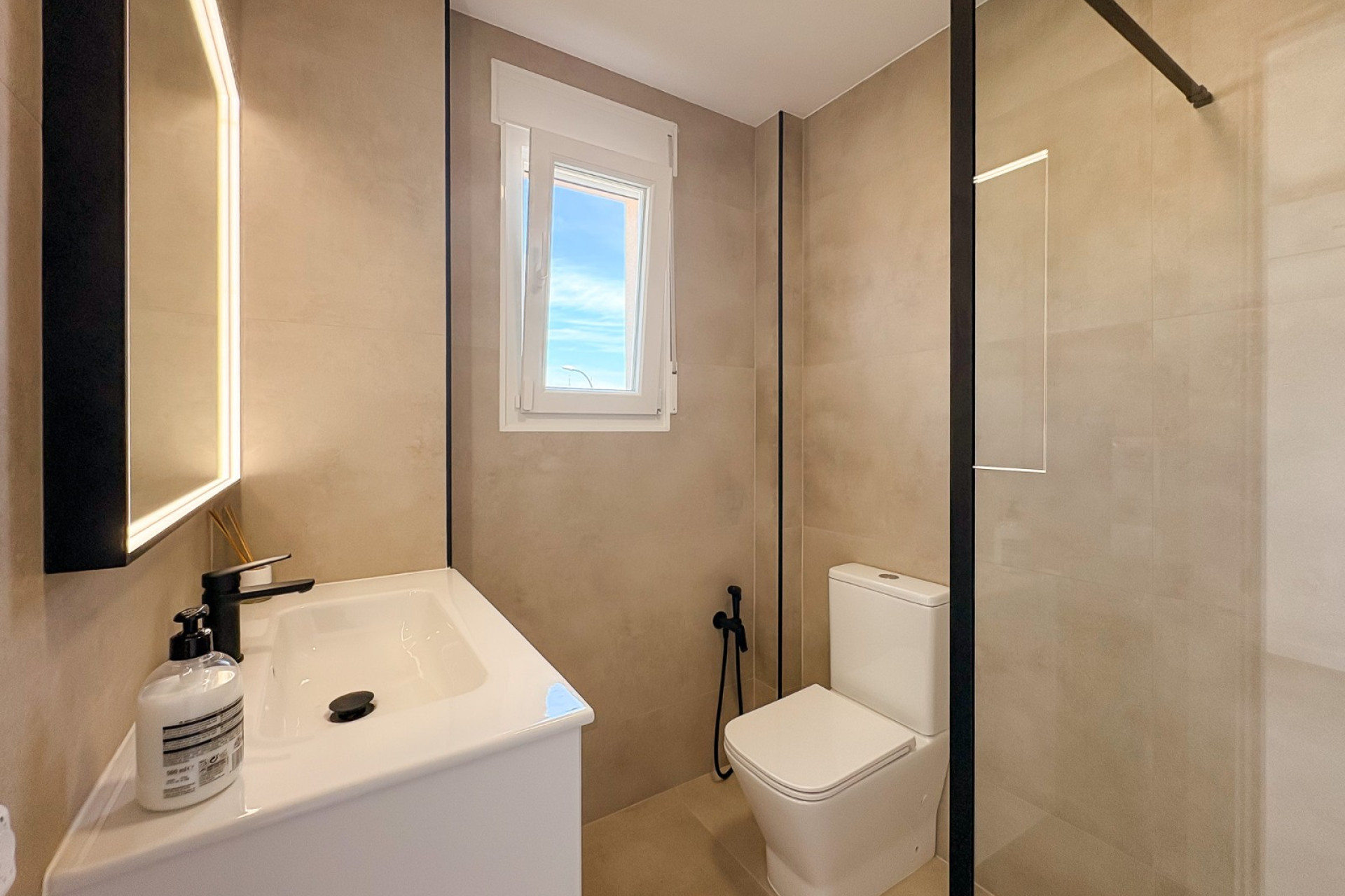 Wiederverkauf - Semi-detached villa - El Campello - Pueblo Acantilado - Venta Lanuza