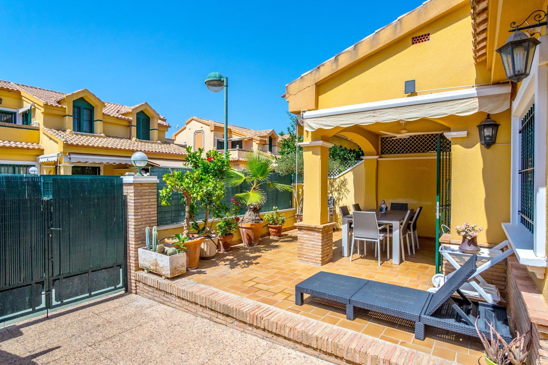 Wiederverkauf - Semi Detached Villa - Orihuela Costa - Campoamor