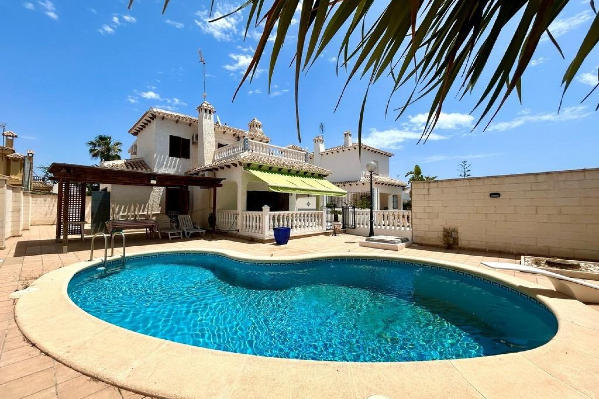Wiederverkauf - Villa - Orihuela Costa - La Zenia