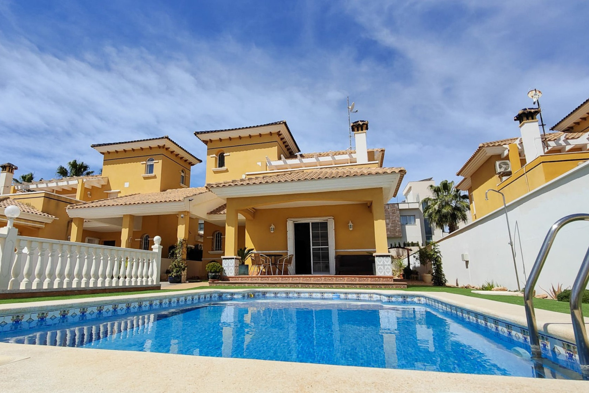 Wiederverkauf - Villa - Orihuela Costa - La Zenia