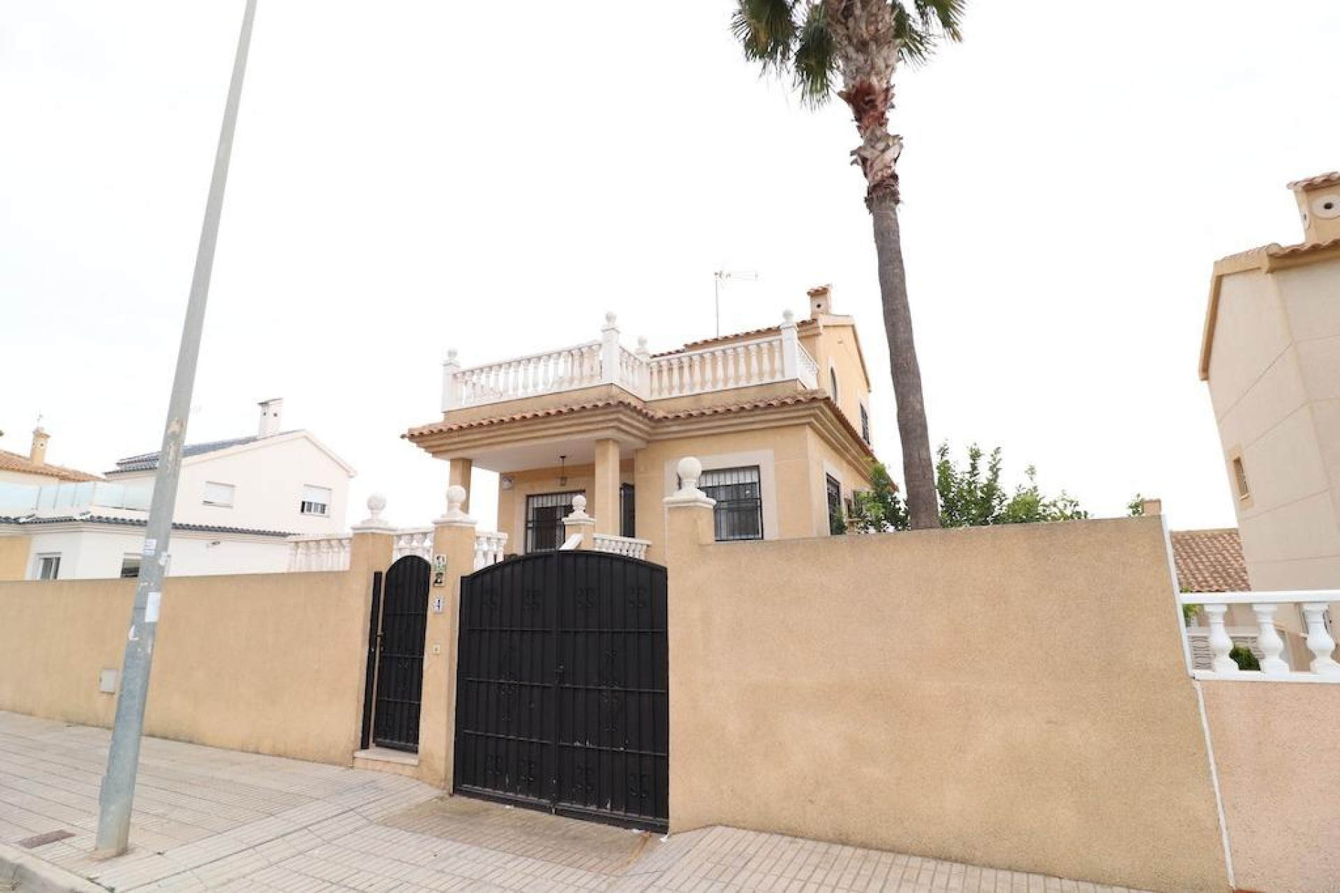 Wiederverkauf - Villa - Orihuela Costa - Los Altos