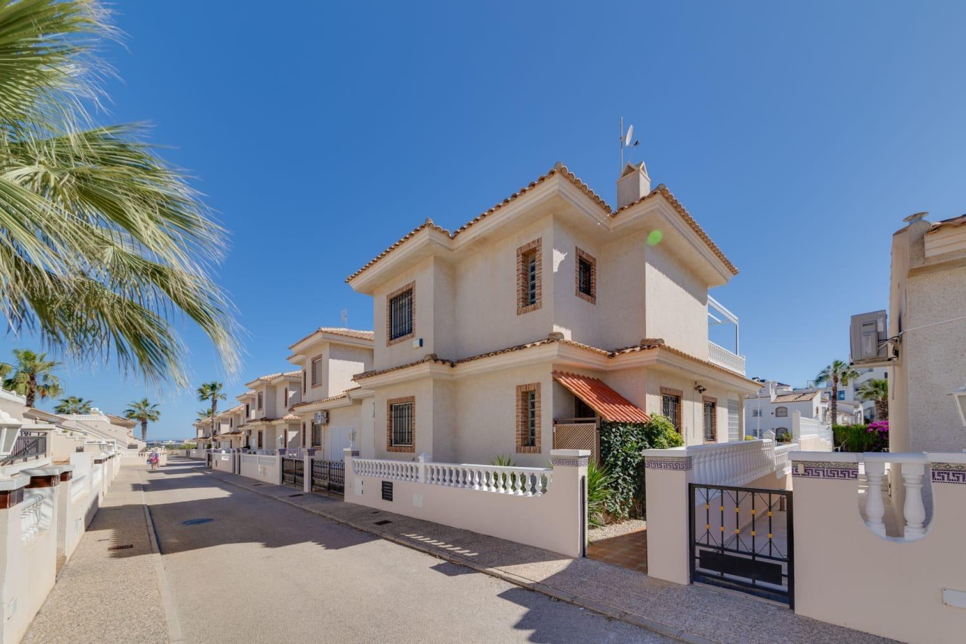 Wiederverkauf - Villa - Orihuela Costa - Los Dolses