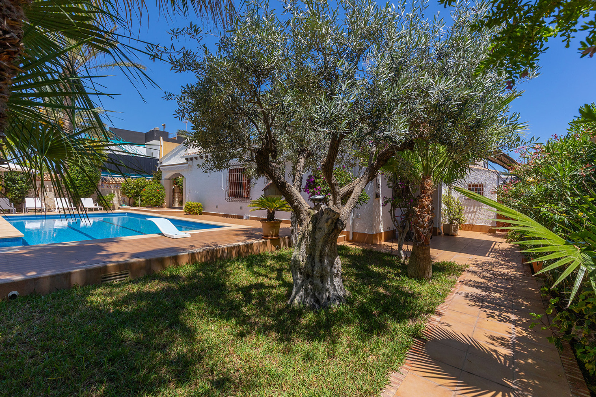 Wiederverkauf - Villa - Orihuela Costa - Punta Prima