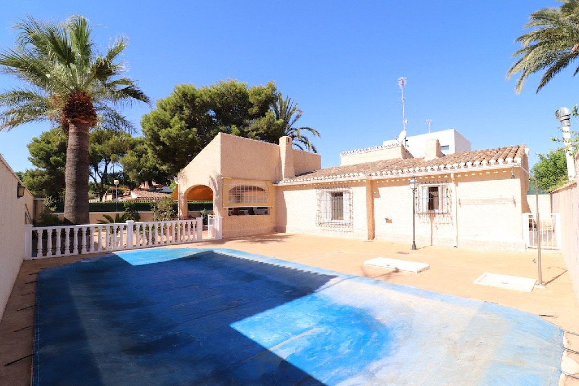 Wiederverkauf - Villa - Orihuela Costa - Punta Prima