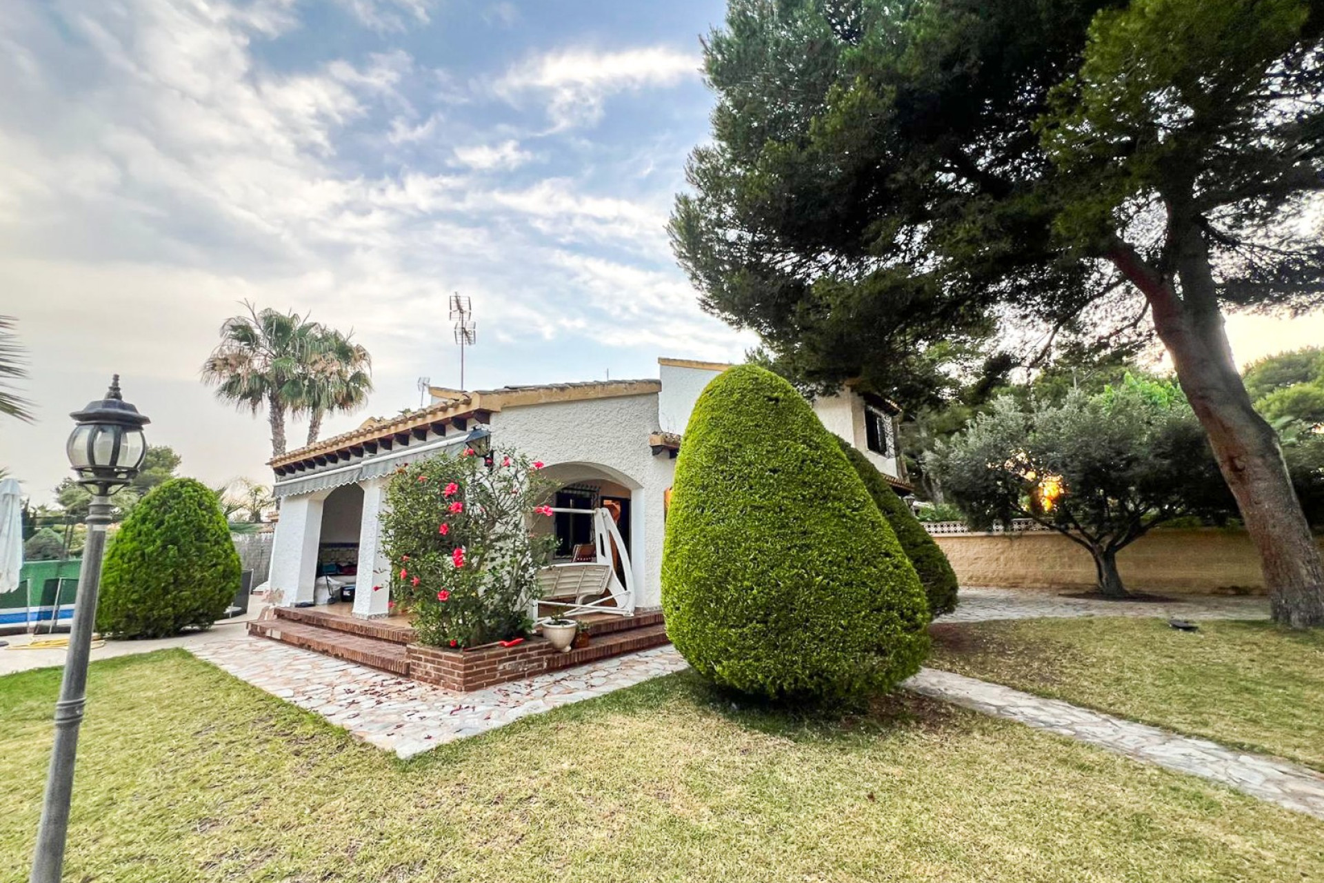 Wiederverkauf - Villa - Orihuela Costa - Punta Prima
