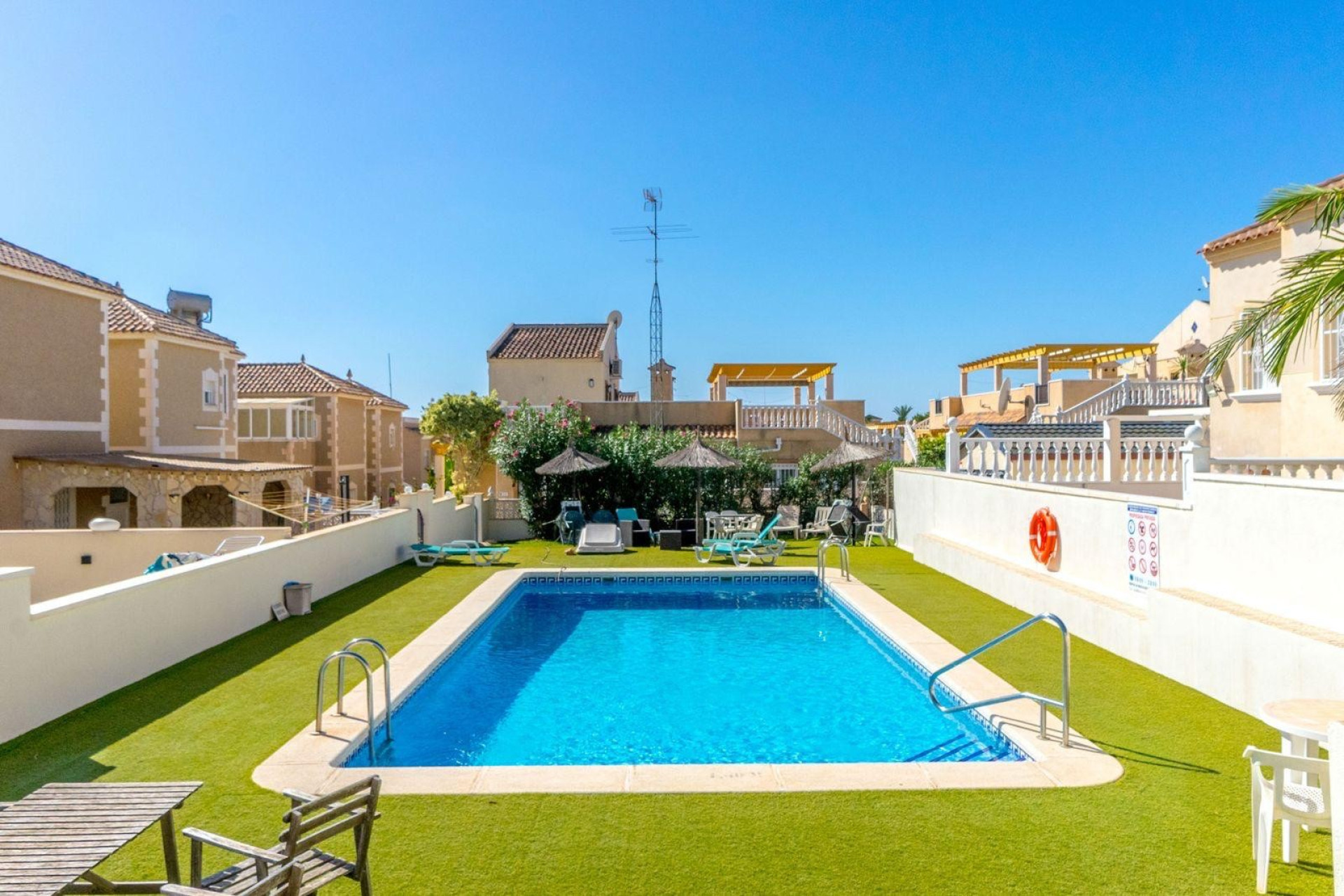 Wiederverkauf - Villa - Orihuela Costa - Villamartín