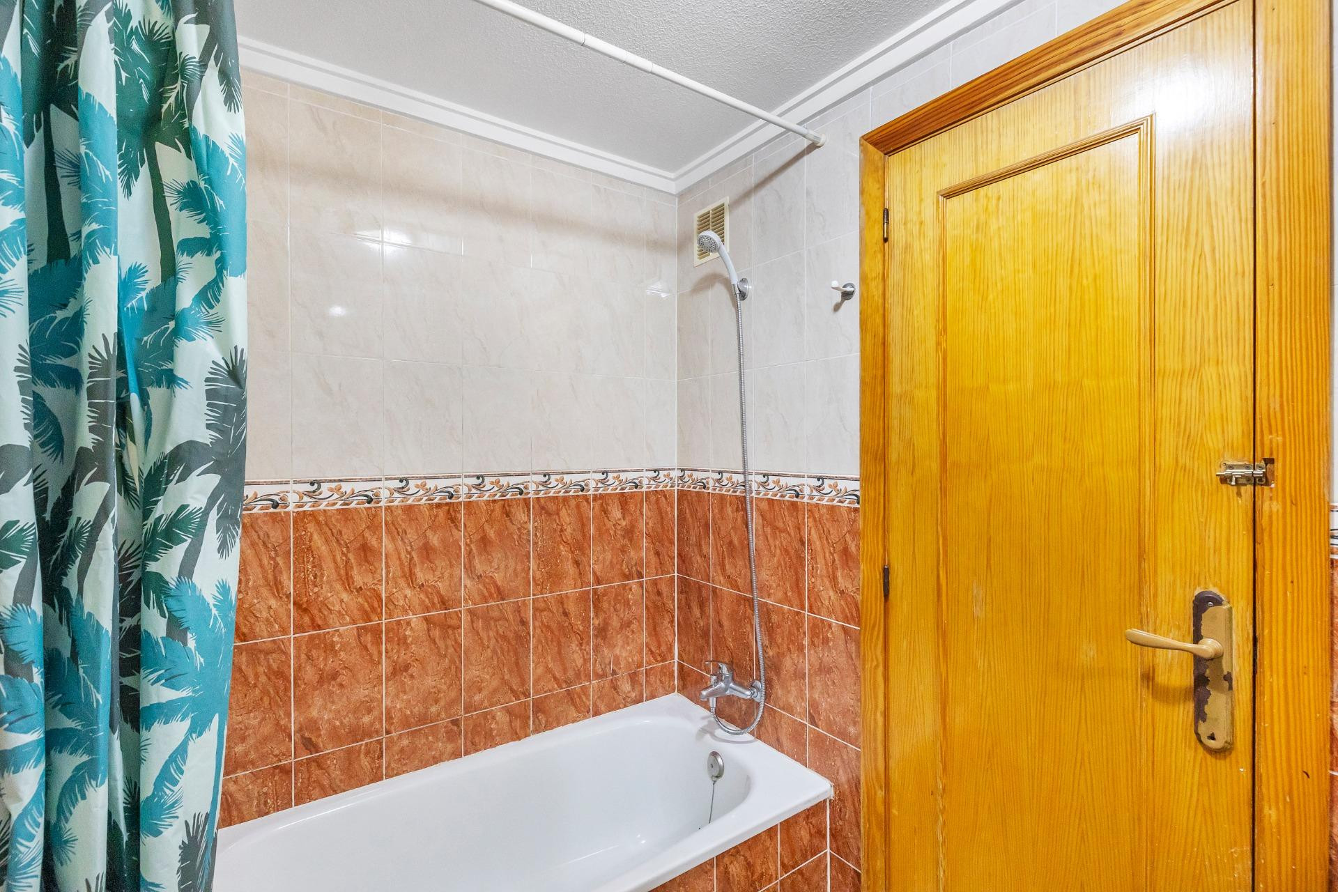 Wiederverkauf - Wohnung - Torrevieja - Centro - Muelle Pesquero