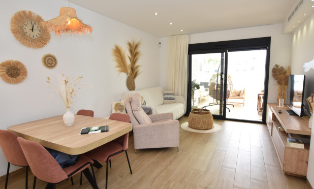 Wohnung - Wiederverkauf - Torrevieja - C-82516