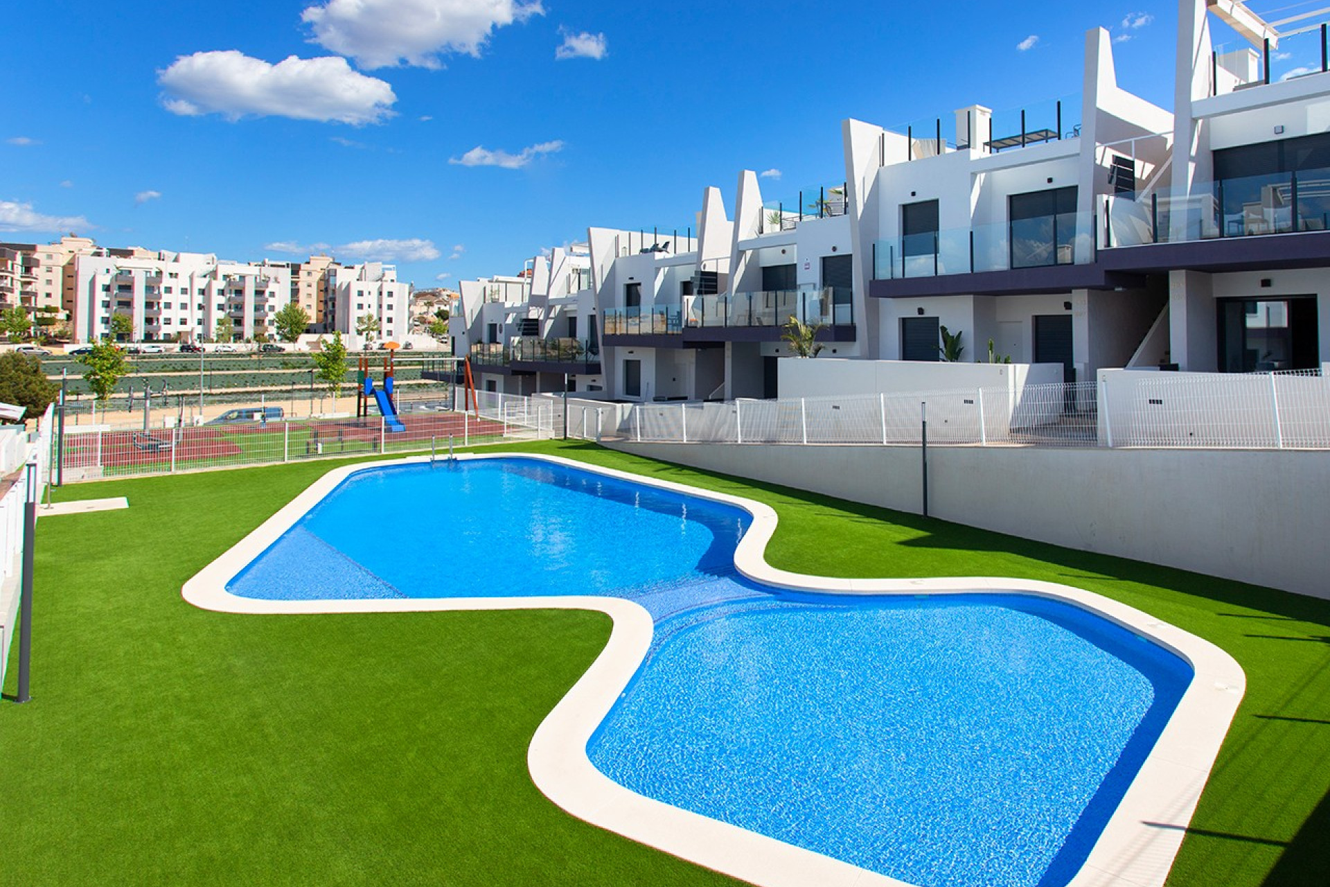 Wynajem długoterminowy - Mieszkanie w bloku - San Miguel de Salinas