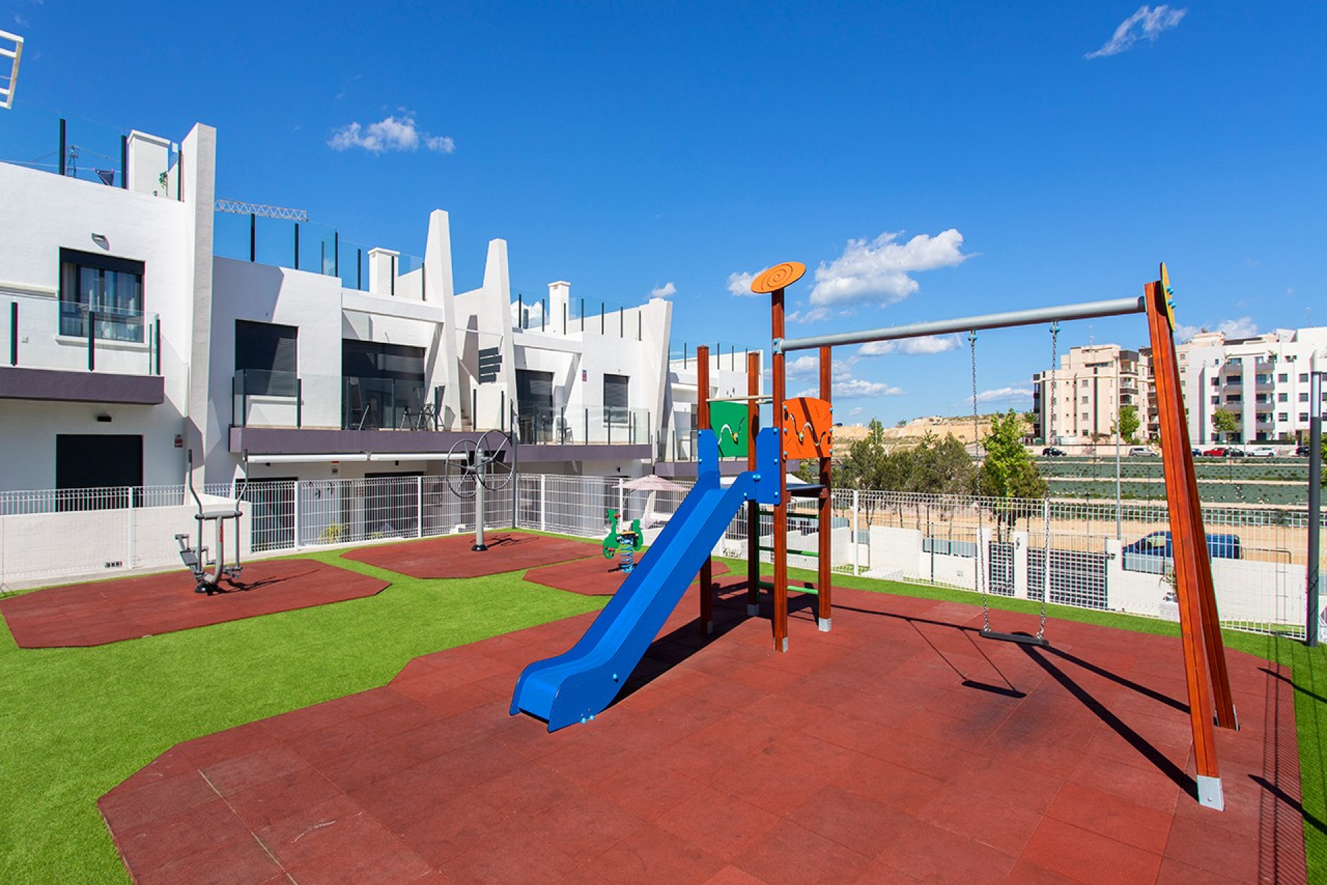 Wynajem długoterminowy - Mieszkanie w bloku - San Miguel de Salinas