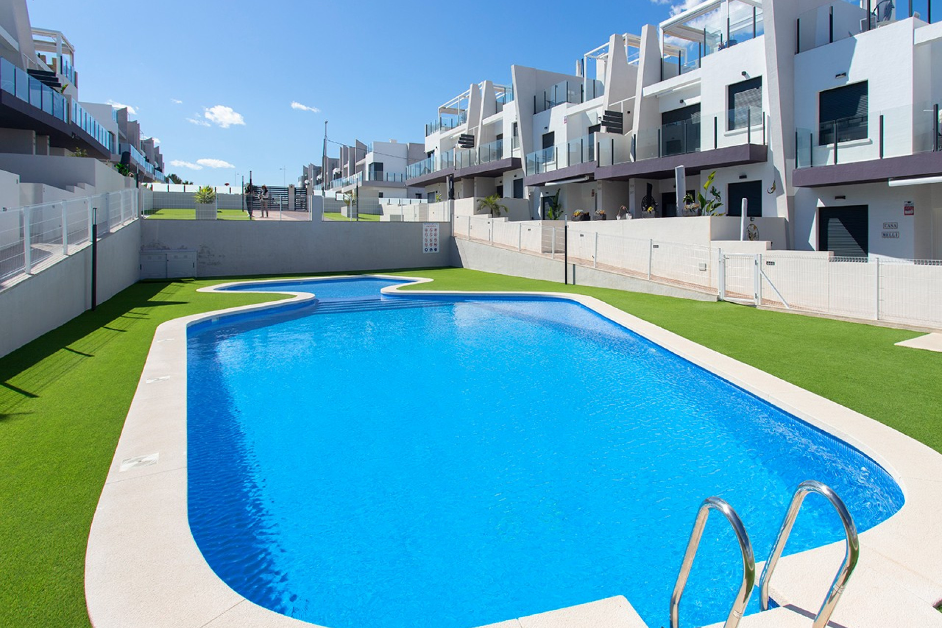 Wynajem długoterminowy - Mieszkanie w bloku - San Miguel de Salinas