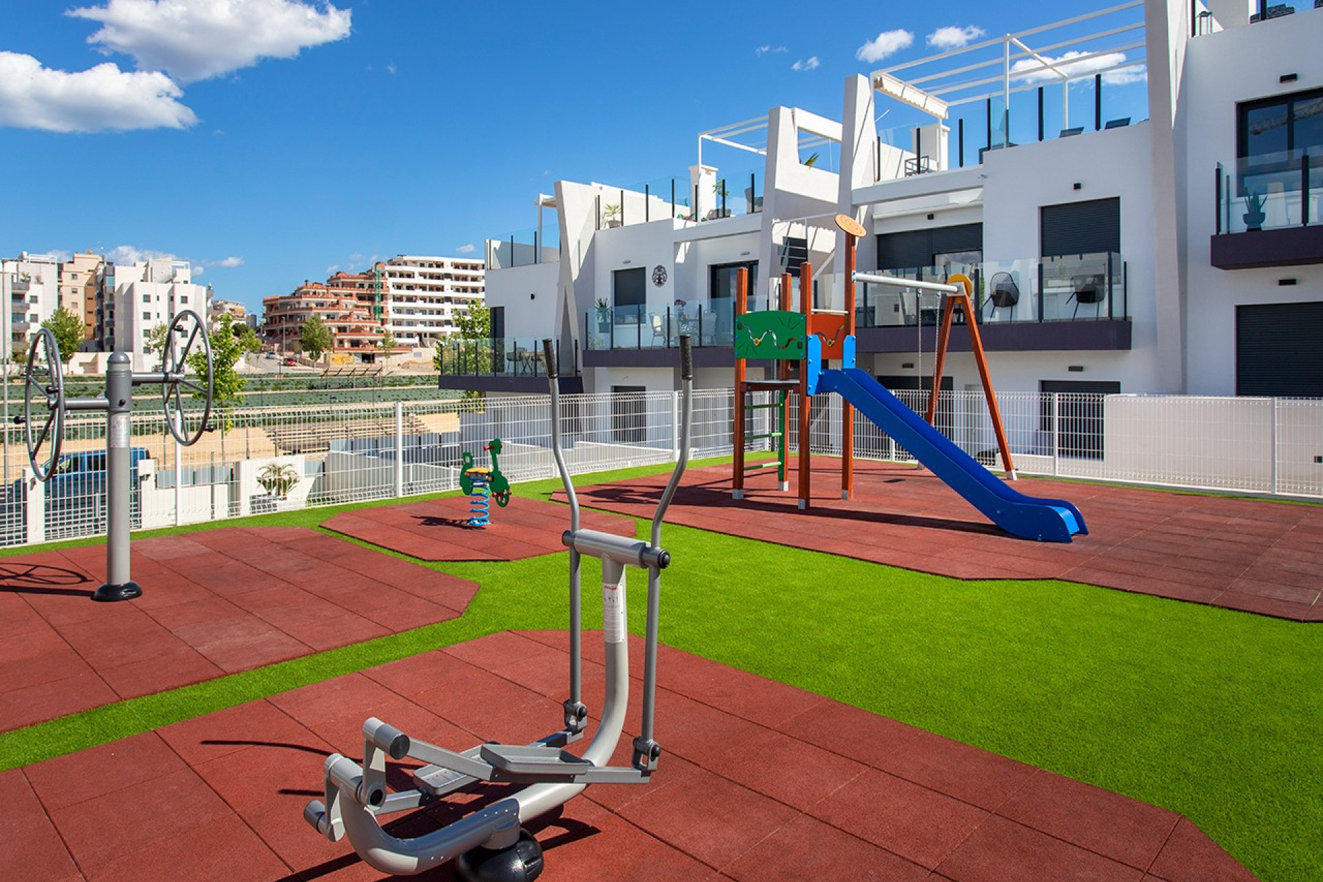 Wynajem długoterminowy - Mieszkanie w bloku - San Miguel de Salinas