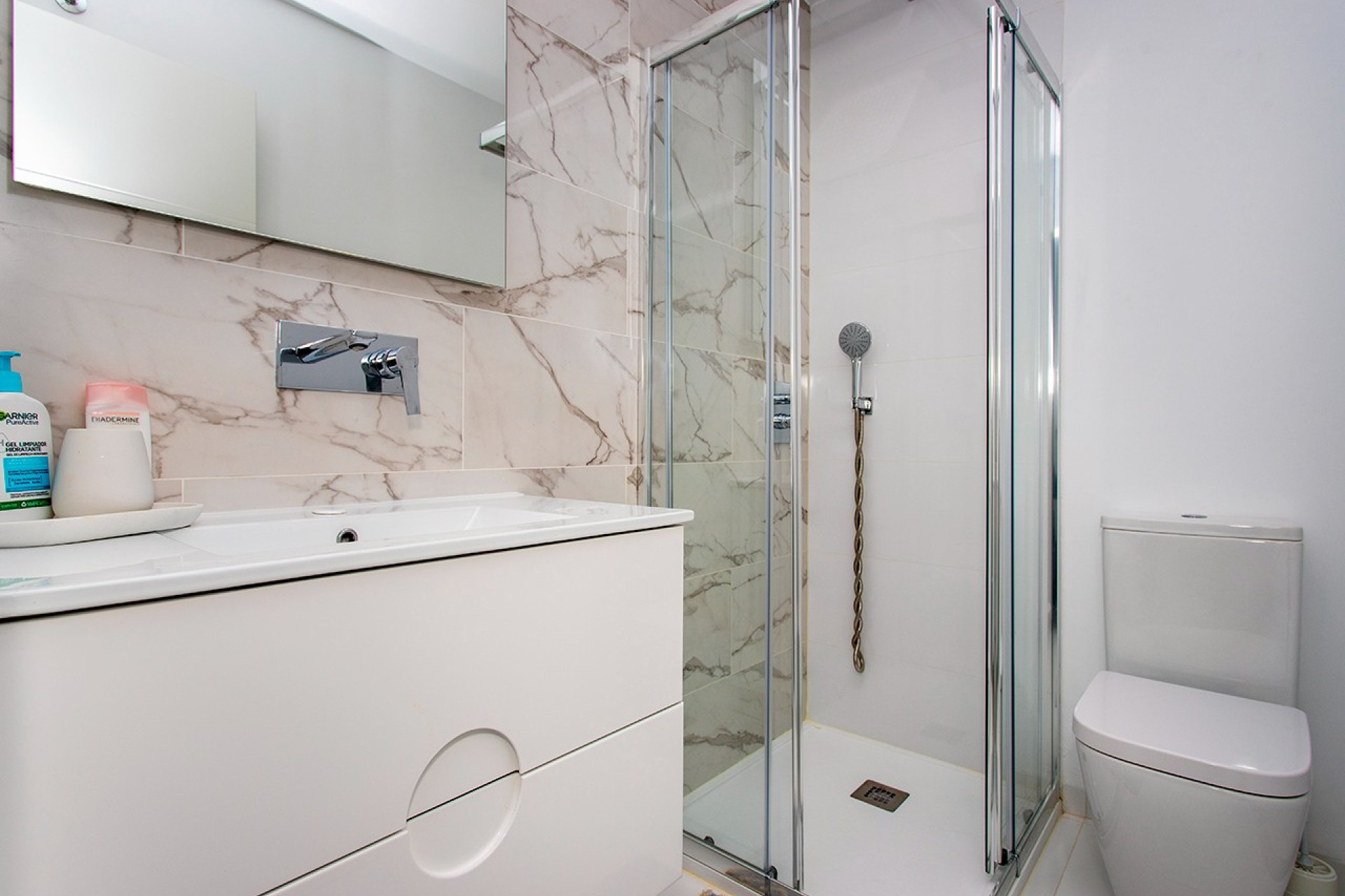 Wynajem długoterminowy - Mieszkanie w bloku - San Miguel de Salinas