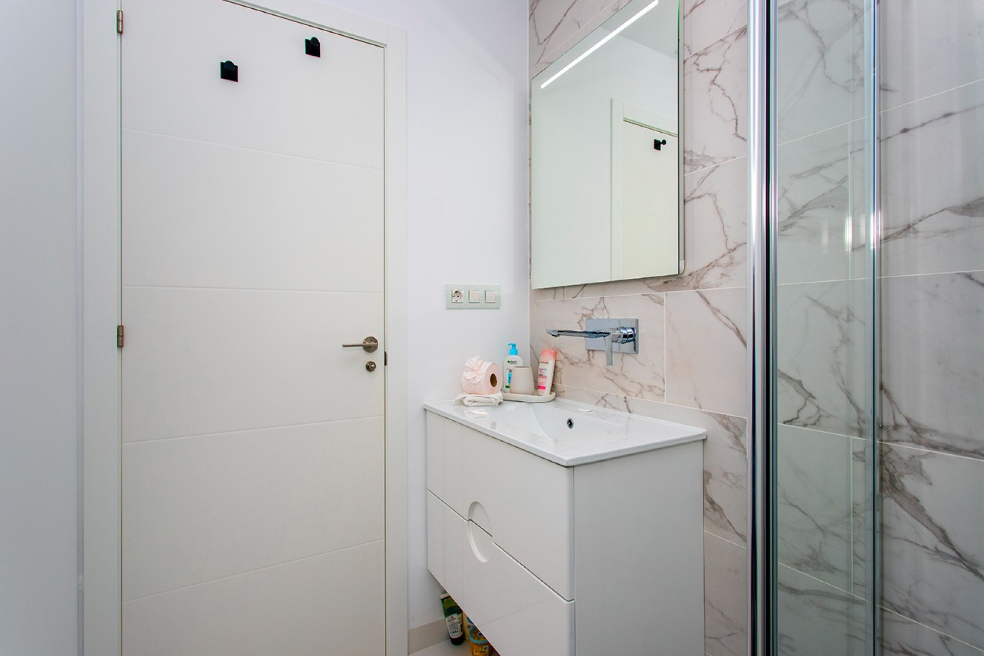 Wynajem długoterminowy - Mieszkanie w bloku - San Miguel de Salinas