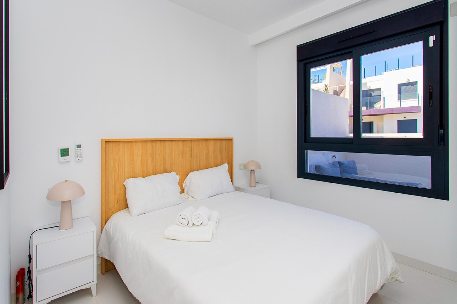 Wynajem długoterminowy - Mieszkanie w bloku - San Miguel de Salinas