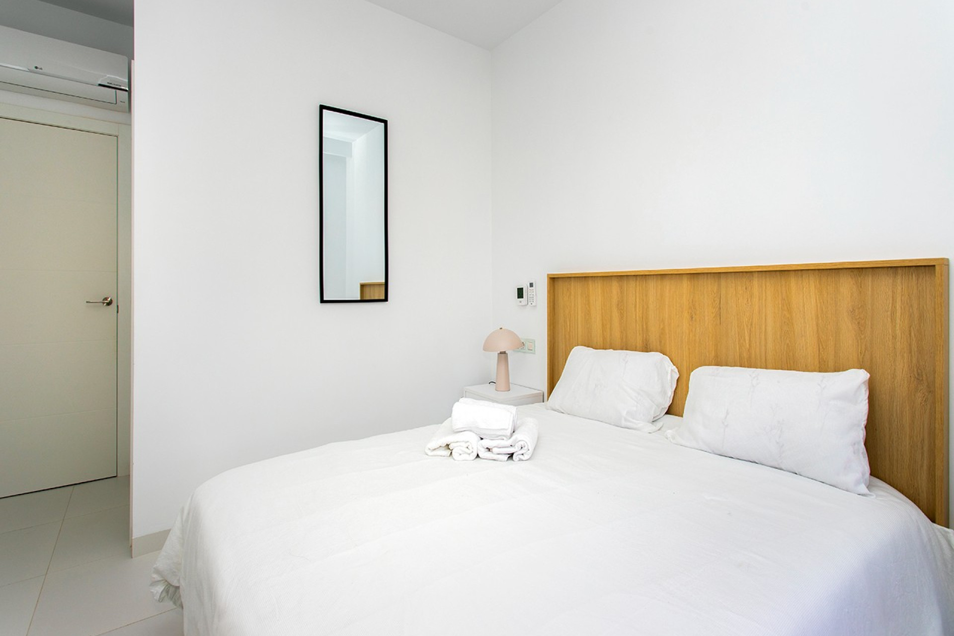 Wynajem długoterminowy - Mieszkanie w bloku - San Miguel de Salinas