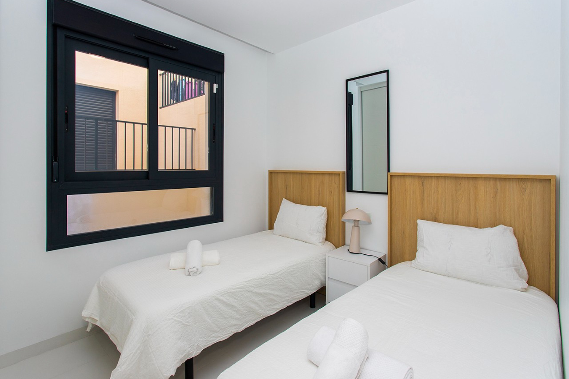 Wynajem długoterminowy - Mieszkanie w bloku - San Miguel de Salinas