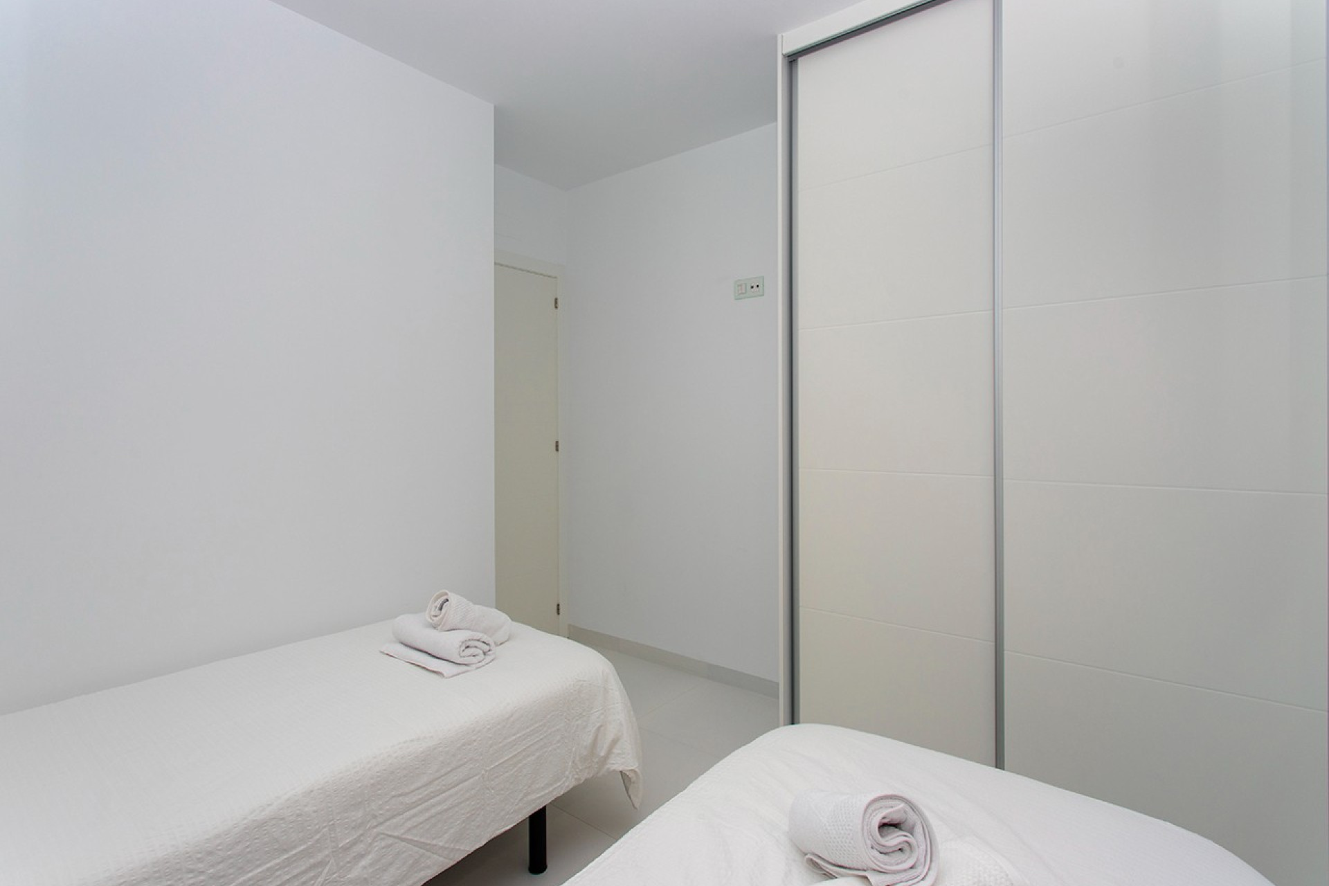 Wynajem długoterminowy - Mieszkanie w bloku - San Miguel de Salinas