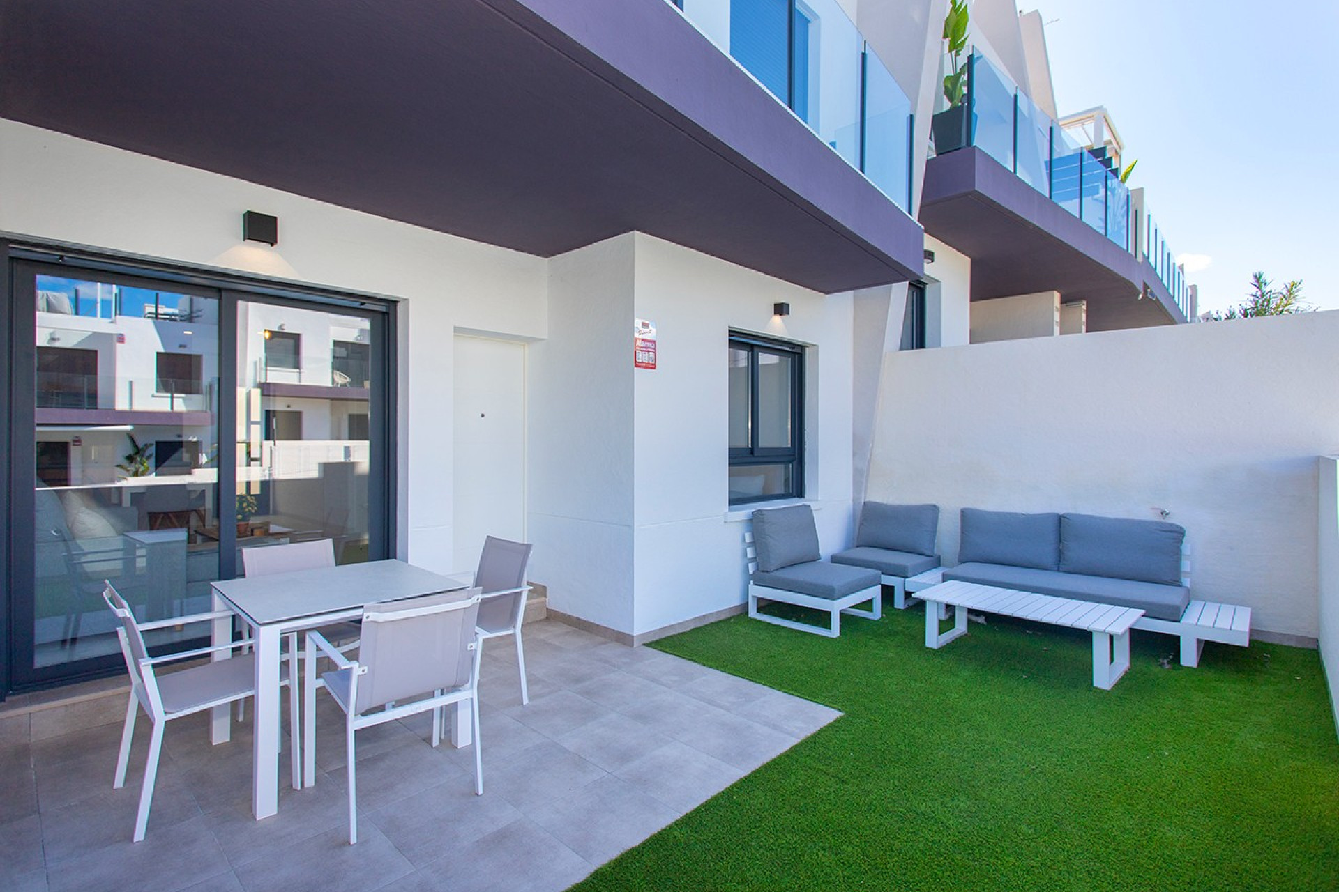 Wynajem długoterminowy - Mieszkanie w bloku - San Miguel de Salinas