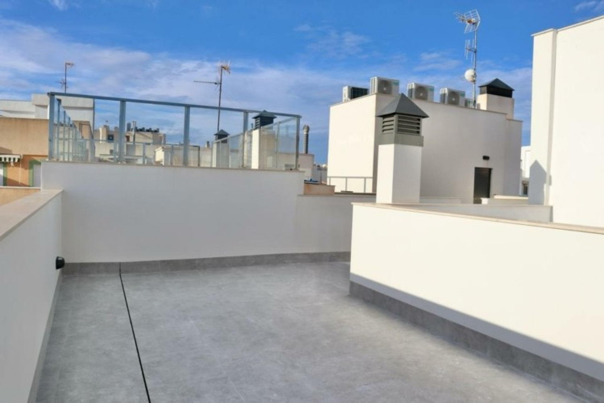 Wynajem długoterminowy - Mieszkanie w bloku - Torrevieja - Centro