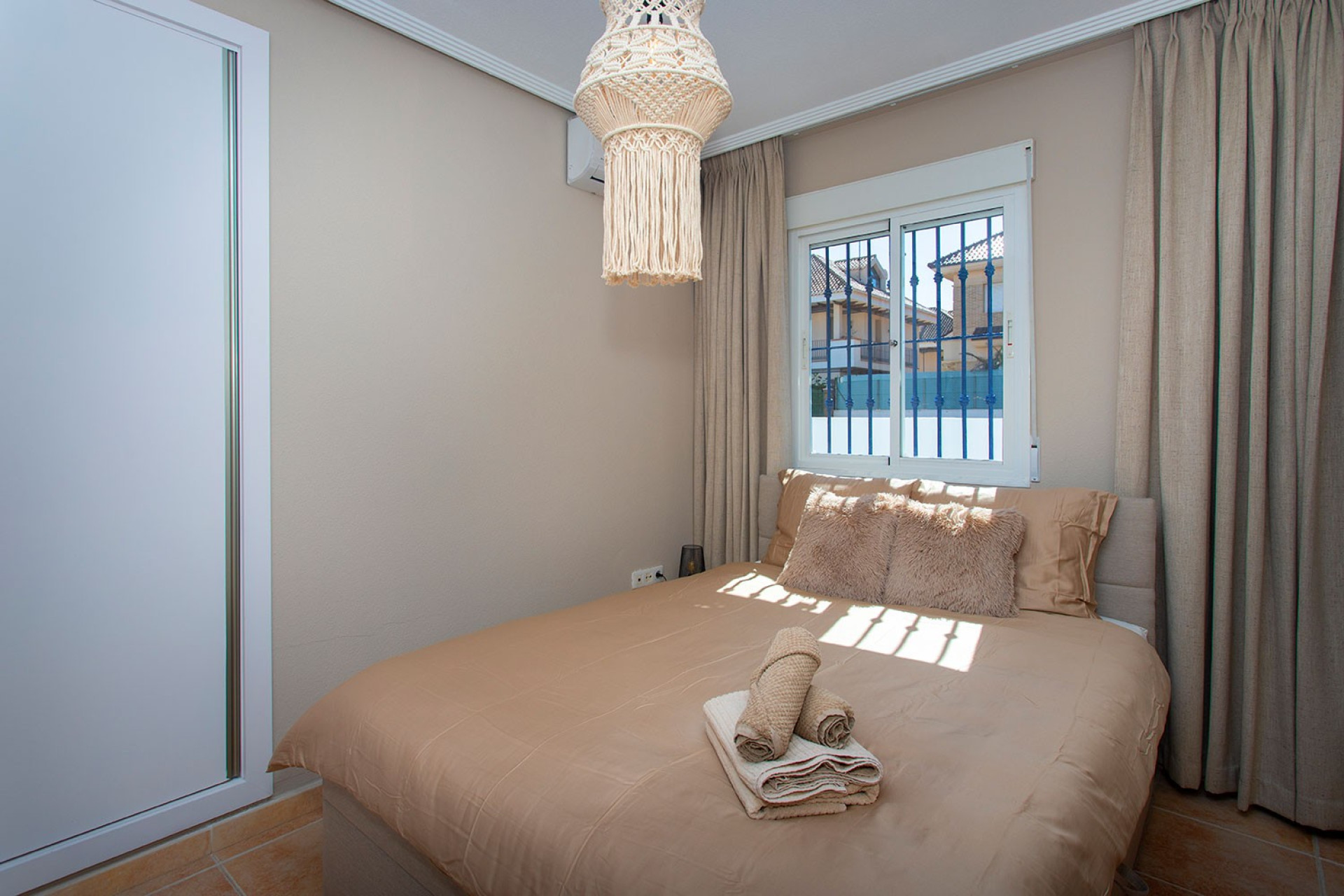 Wynajem długoterminowy - Mieszkanie w bloku - Torrevieja - La Veleta