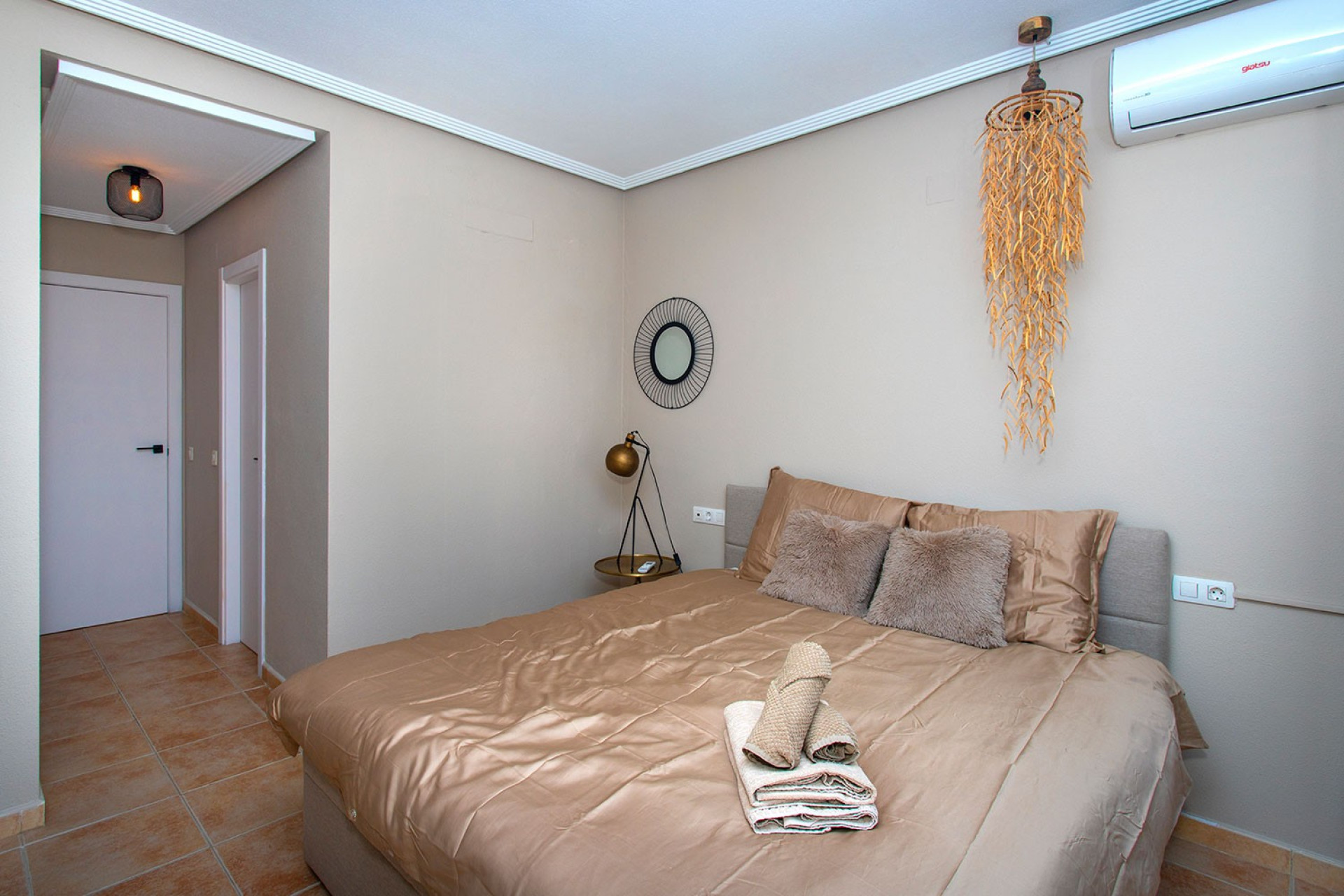 Wynajem długoterminowy - Mieszkanie w bloku - Torrevieja - La Veleta