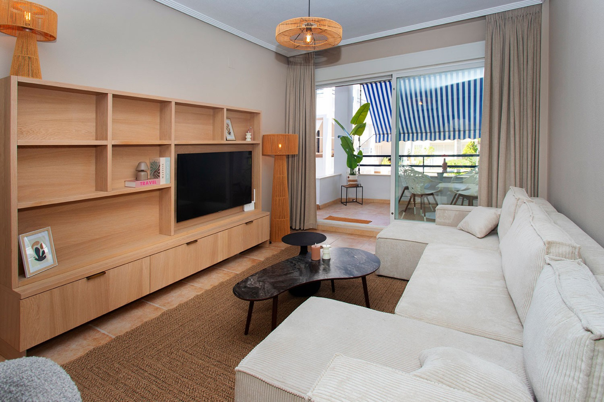 Wynajem długoterminowy - Mieszkanie w bloku - Torrevieja - La Veleta