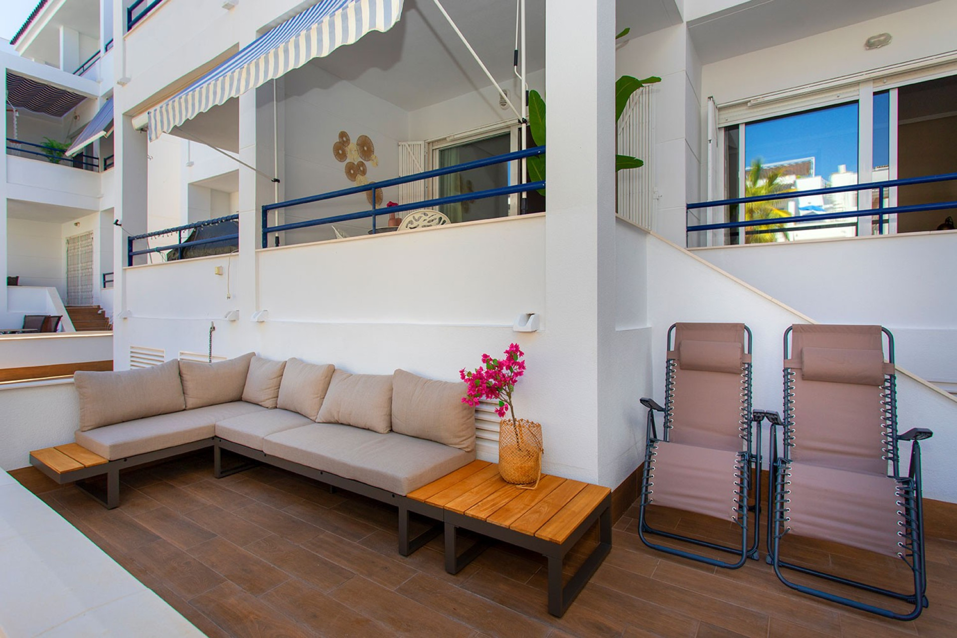 Wynajem długoterminowy - Mieszkanie w bloku - Torrevieja - La Veleta