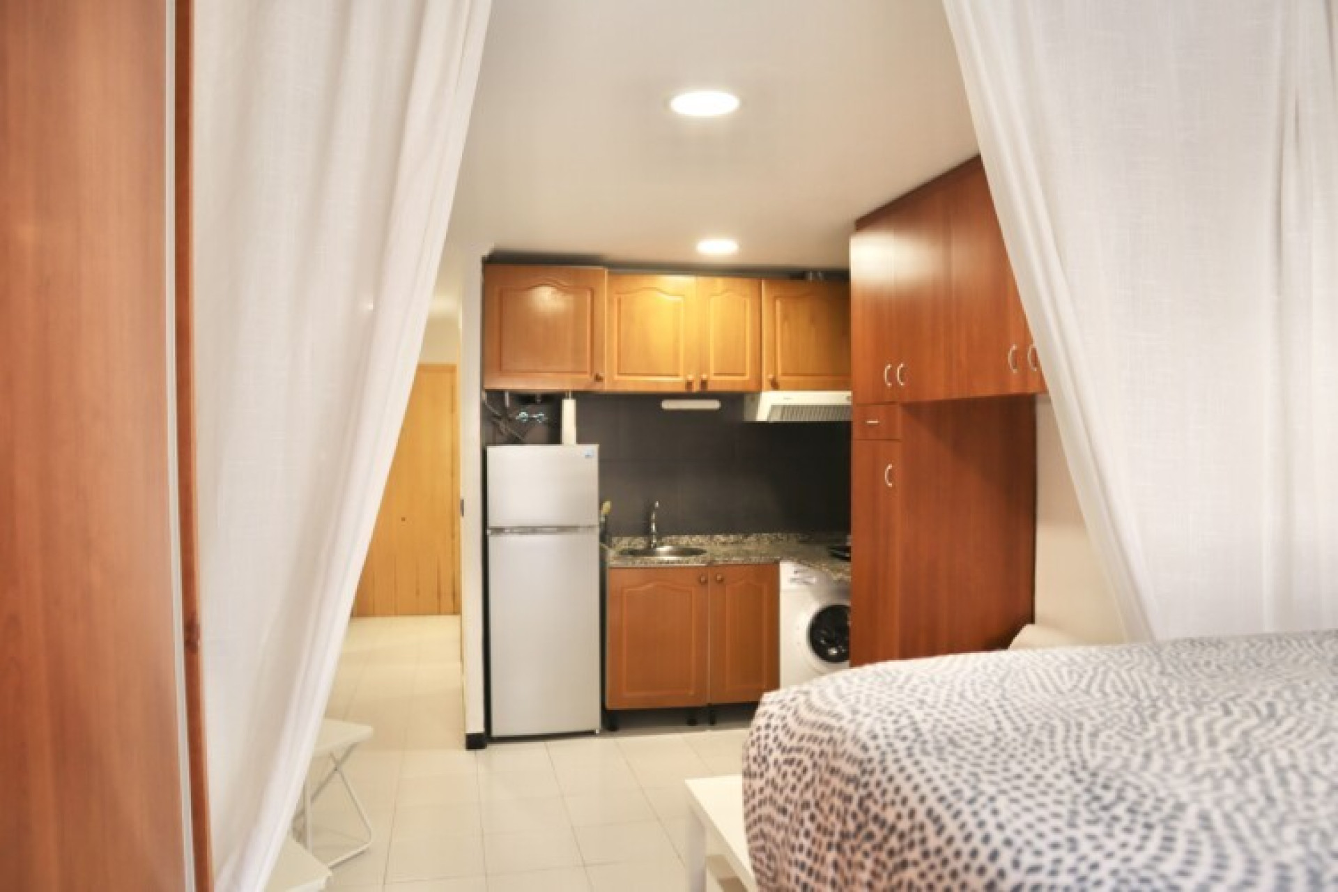 Wynajem długoterminowy - Mieszkanie w bloku - Torrevieja - Playa de los Locos