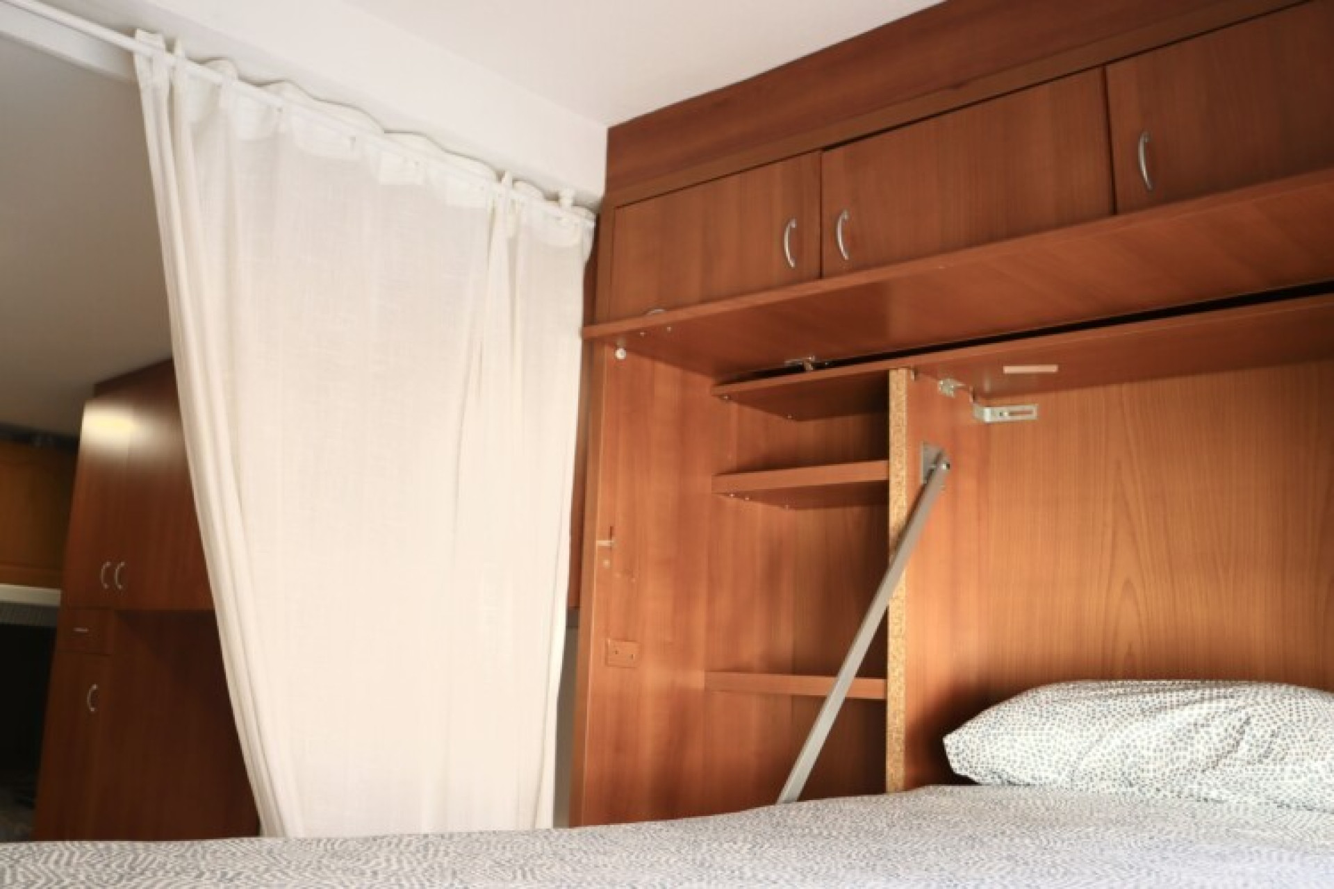 Wynajem długoterminowy - Mieszkanie w bloku - Torrevieja - Playa de los Locos