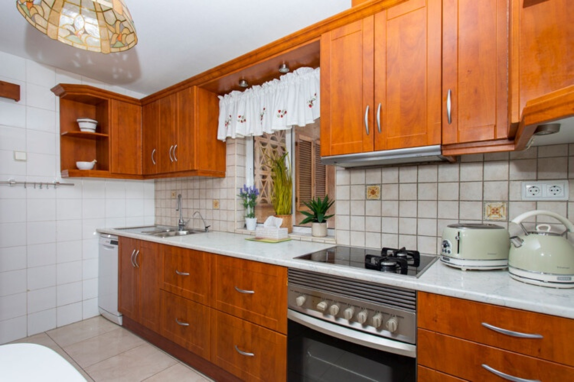 Wynajem długoterminowy - Mieszkanie w bloku - Torrevieja - Playa de los Locos