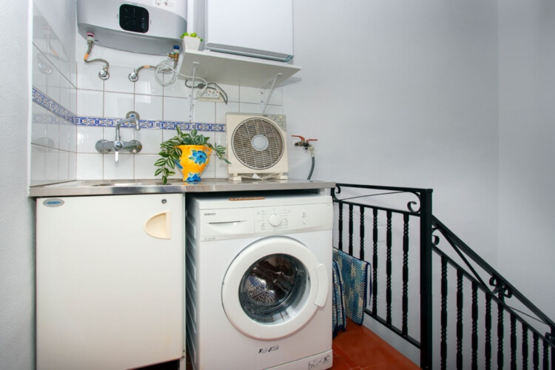 Wynajem długoterminowy - Mieszkanie w bloku - Torrevieja - Playa de los Locos