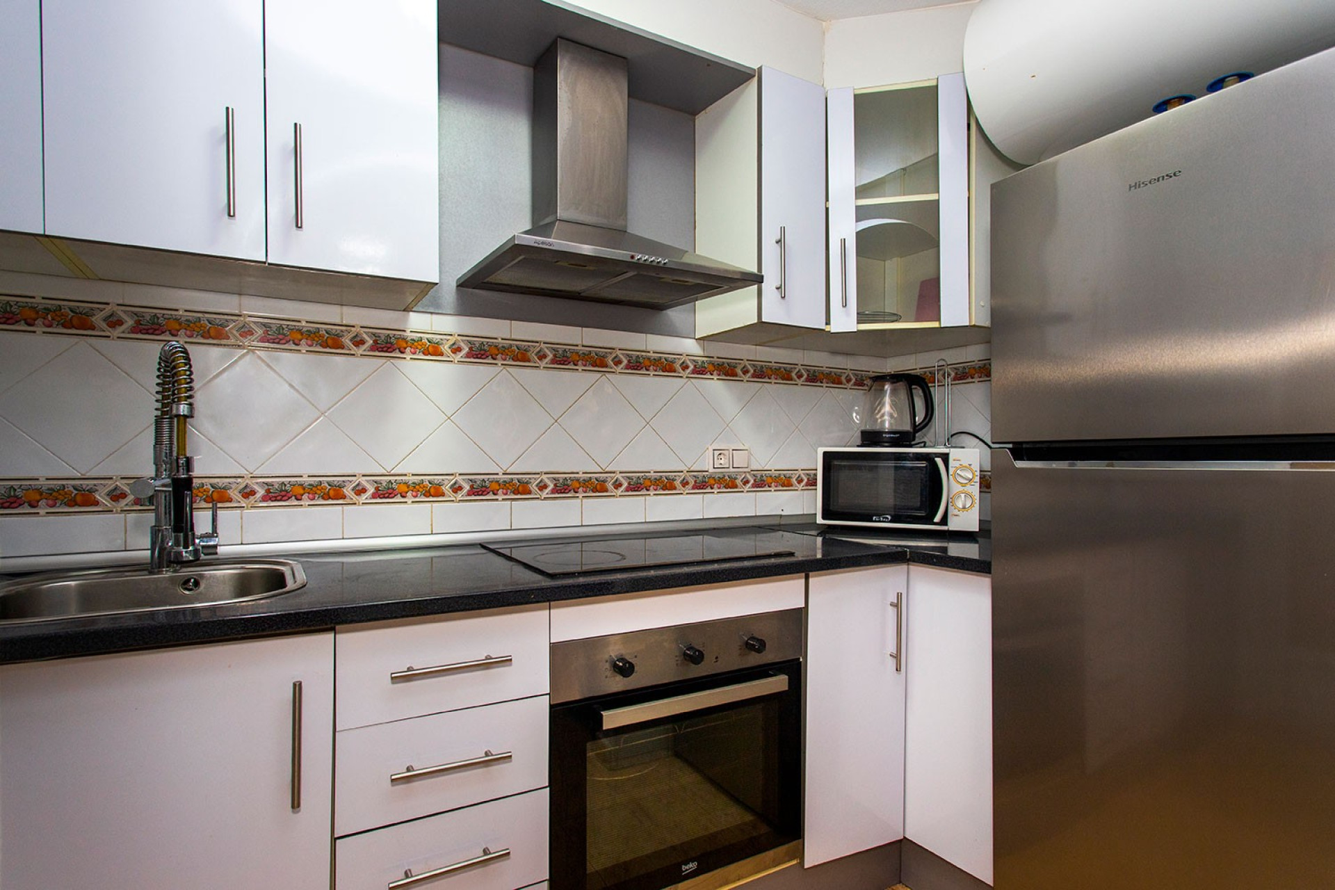 Wynajem długoterminowy - Mieszkanie w bloku - Torrevieja - Playa de los Locos