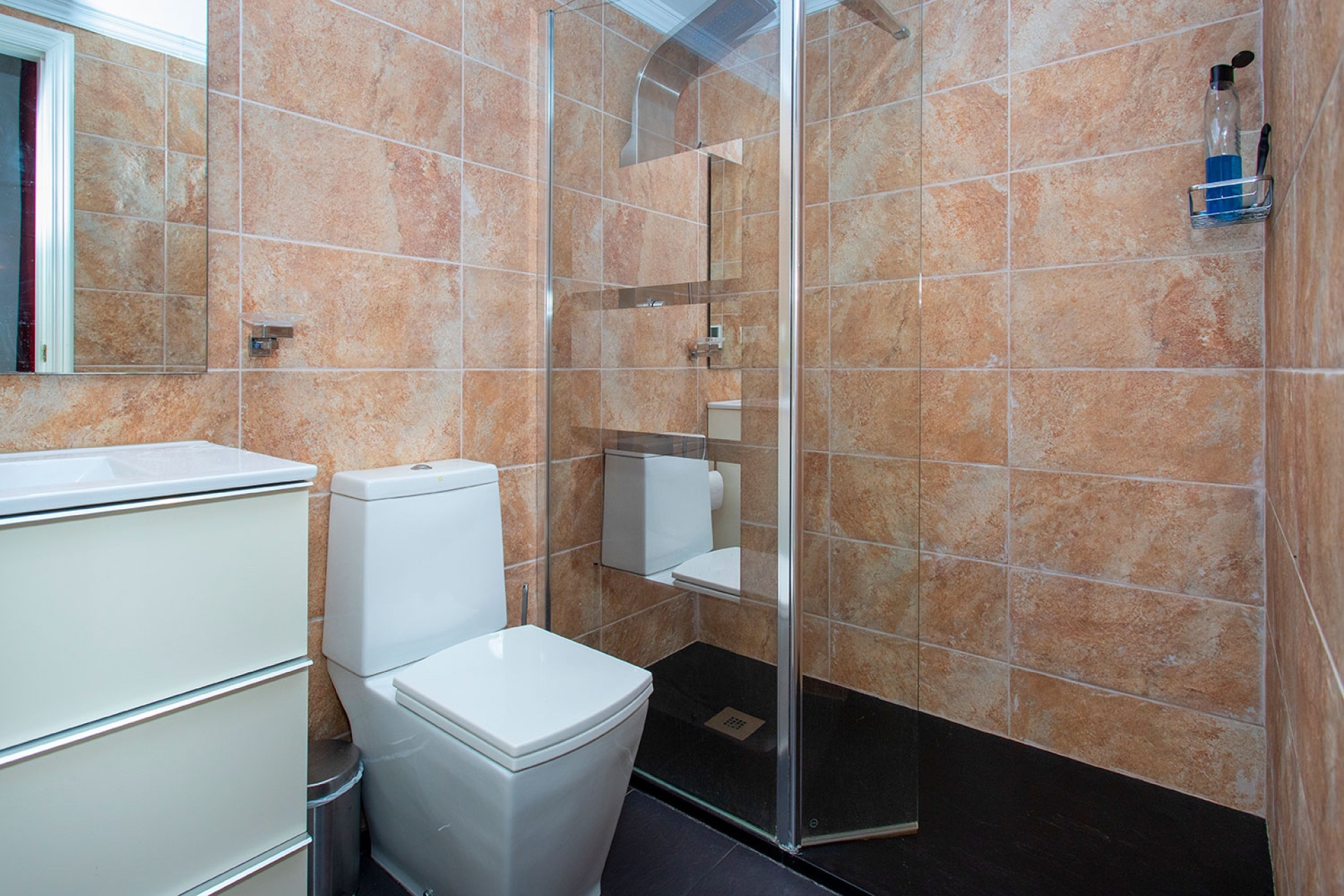 Wynajem długoterminowy - Mieszkanie w bloku - 